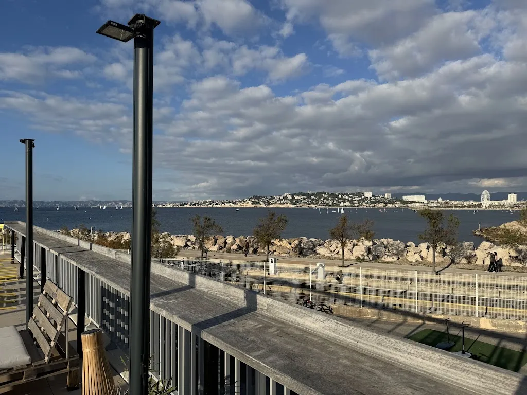 Le Yachting_Marseille_slider_image_3