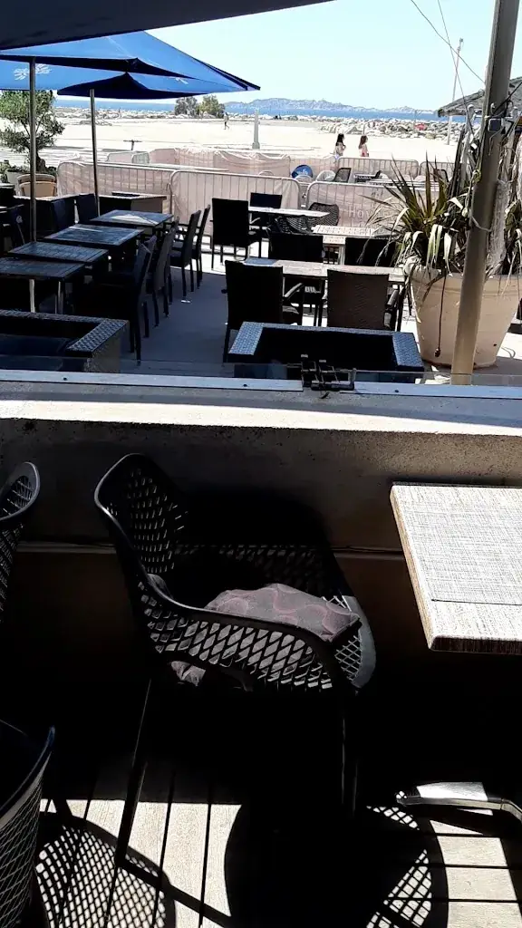 L'EQUINOXE BEACH - Plage Privée_Marseille_slider_image_2