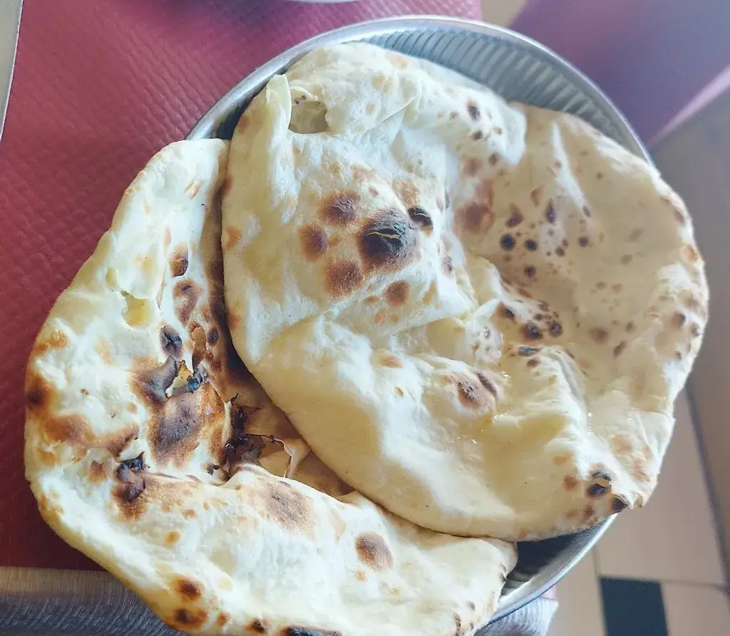 Bombay Grill_Marseille_slider_image_2