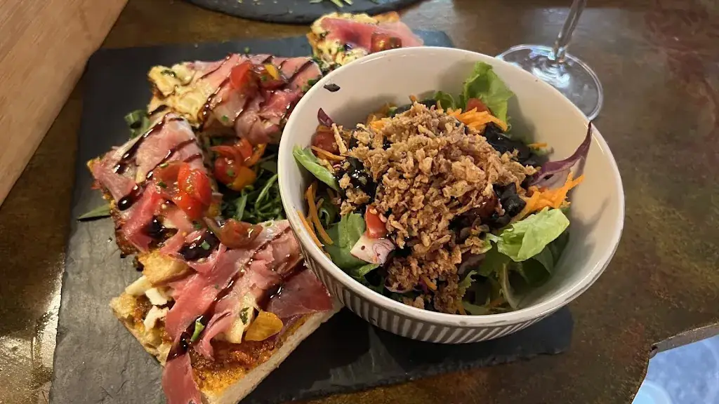 b m_Café De La Cueva_Bormes-les-Mimosas_review