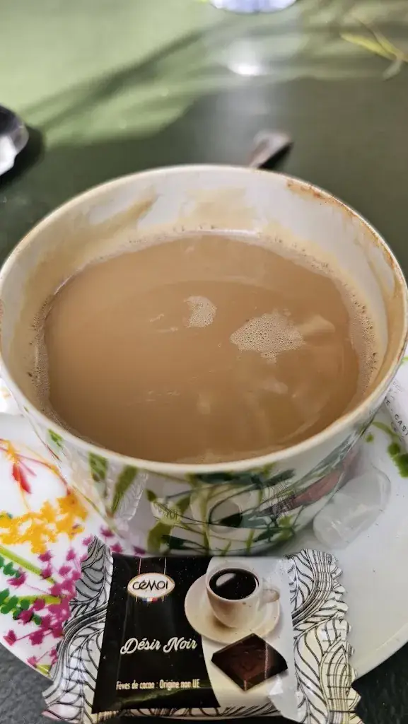 Arthur Gervais_Café De La Cueva_Bormes-les-Mimosas_review