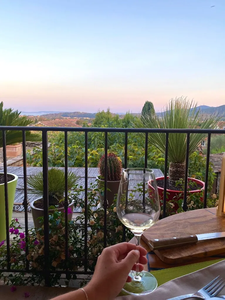 Irina Hissa_La Rastègue_Bormes-les-Mimosas_Bewertung