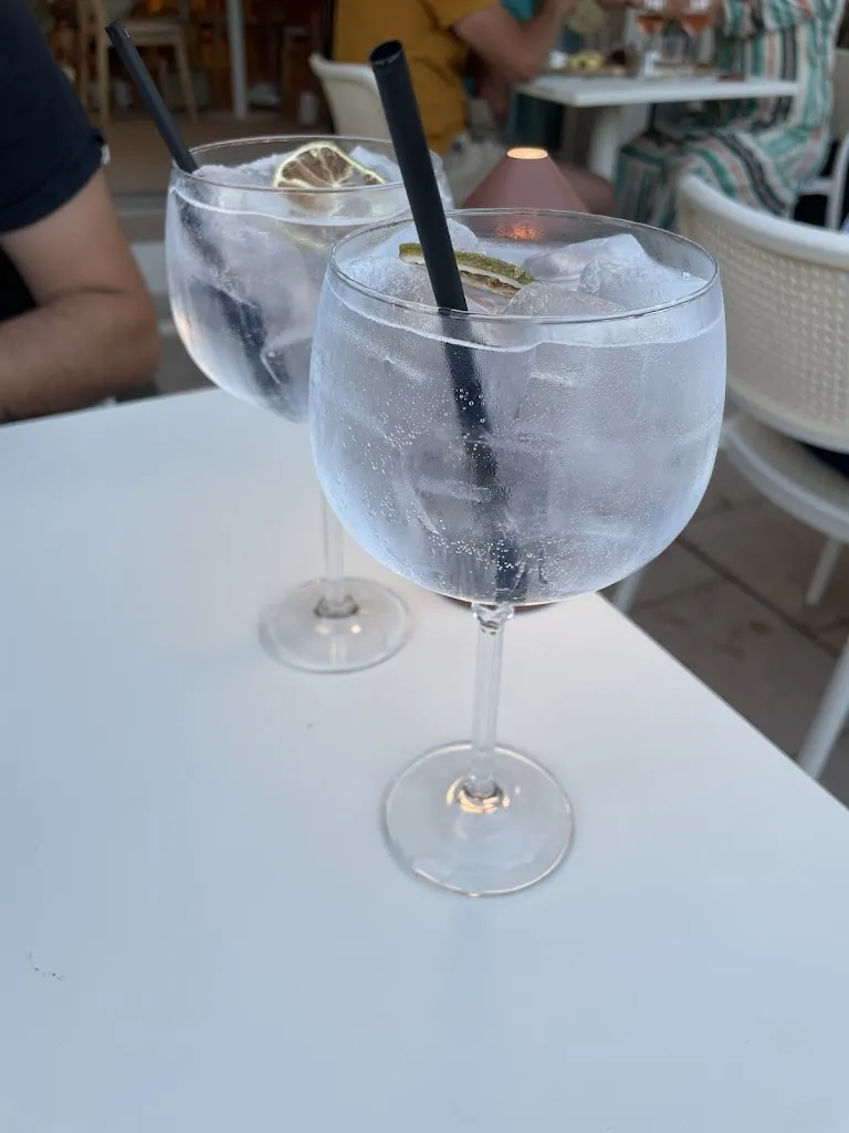 nadege saraiva_Ficanas_Bormes-les-Mimosas_review