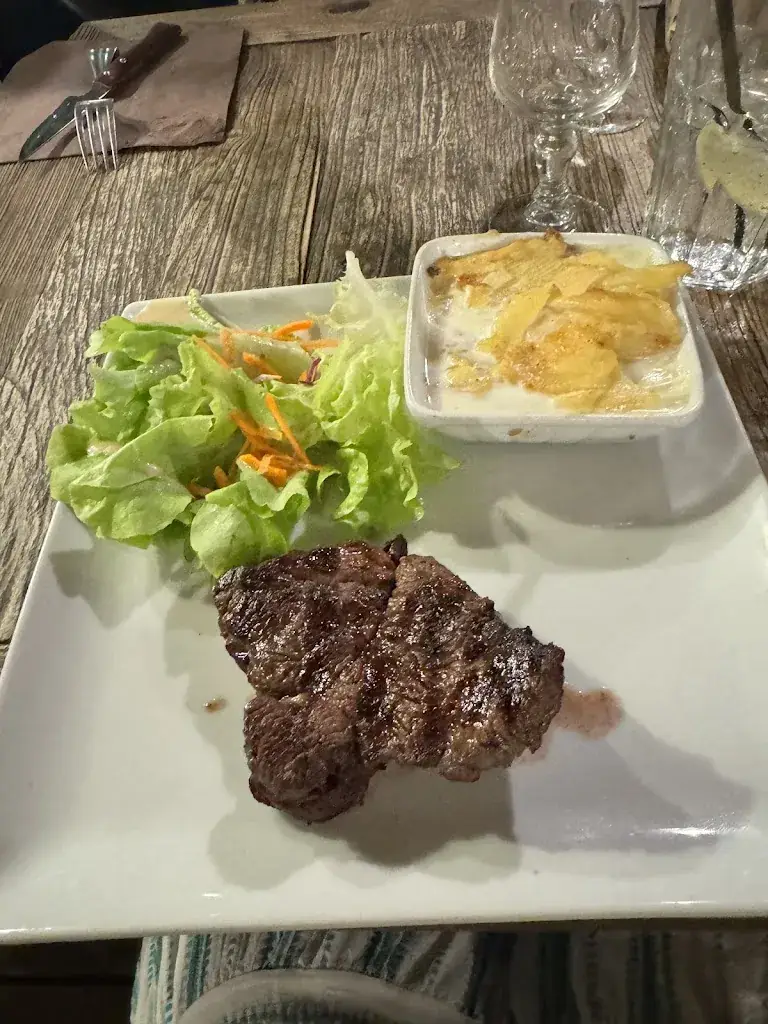 Kate Mcwell_Côté Palmier_Bormes-les-Mimosas_review