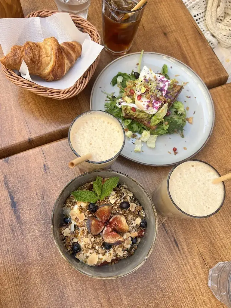 Toupet Sandra_Café Grain de Soleil_Bormes-les-Mimosas_review