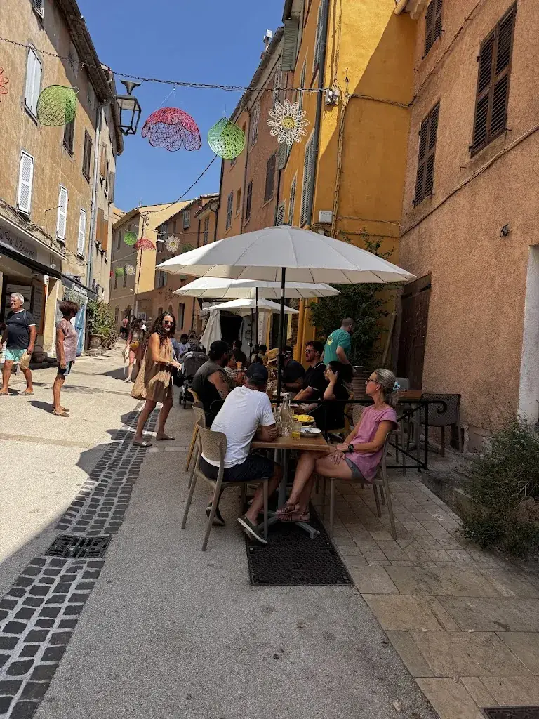 Ben Kolb_Café Grain de Soleil_Bormes-les-Mimosas_review