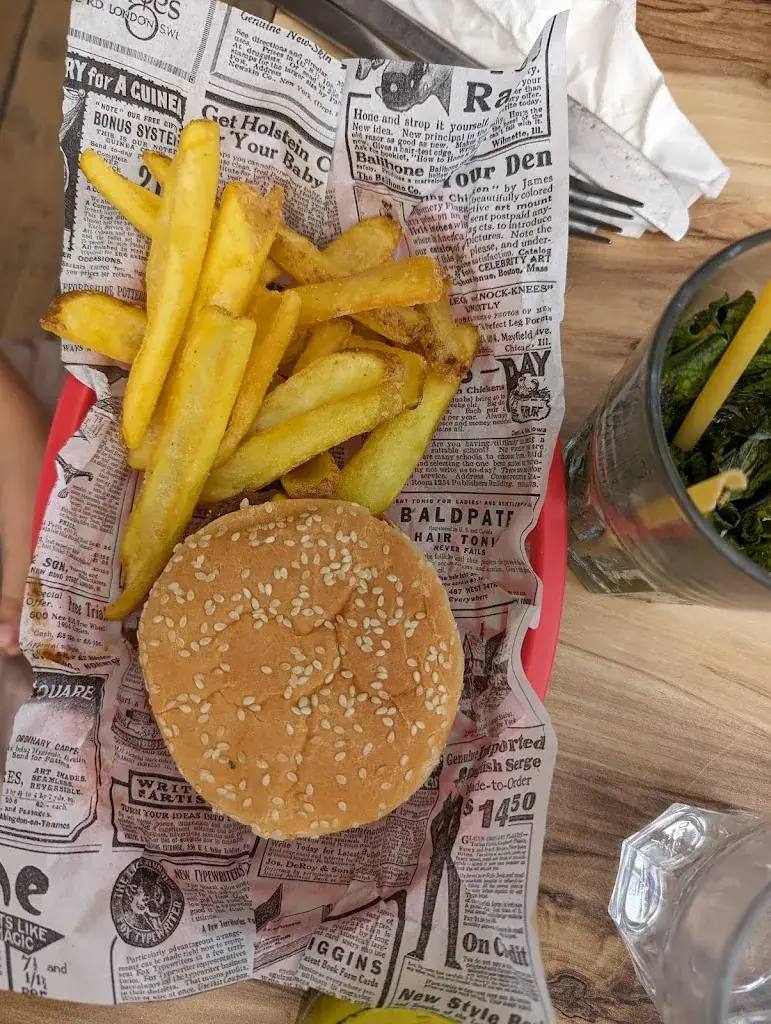 Ali Yassine_Plage restaurant L'Effet Mer Le Lavandou_Lavandou_recensione