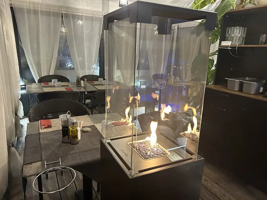 Carré dés Lys Restaurant in Bormes-les-Mimosas