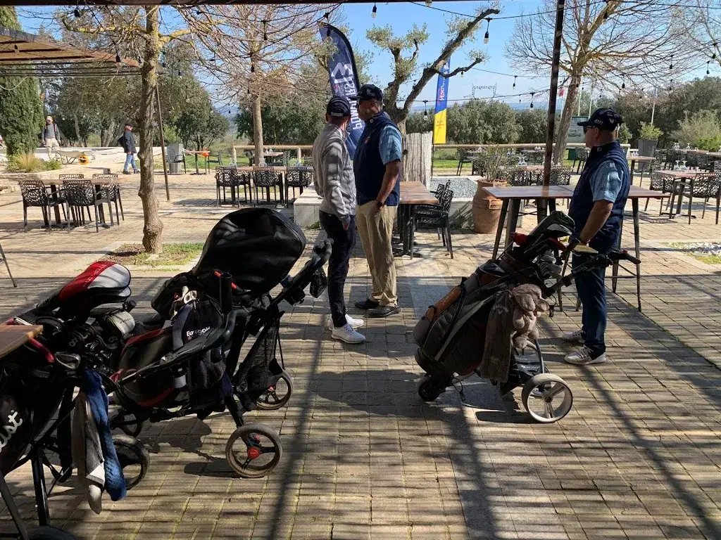 michael venet_L'Approche_Cabriès_review