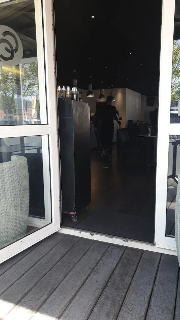 Paul Gall_Istanbul Lounge_Cabriès_review