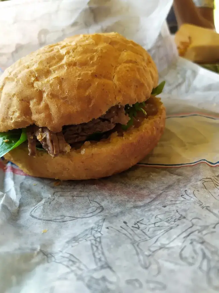 Kae Elin_LEFFIE Burger_Cabriès_review