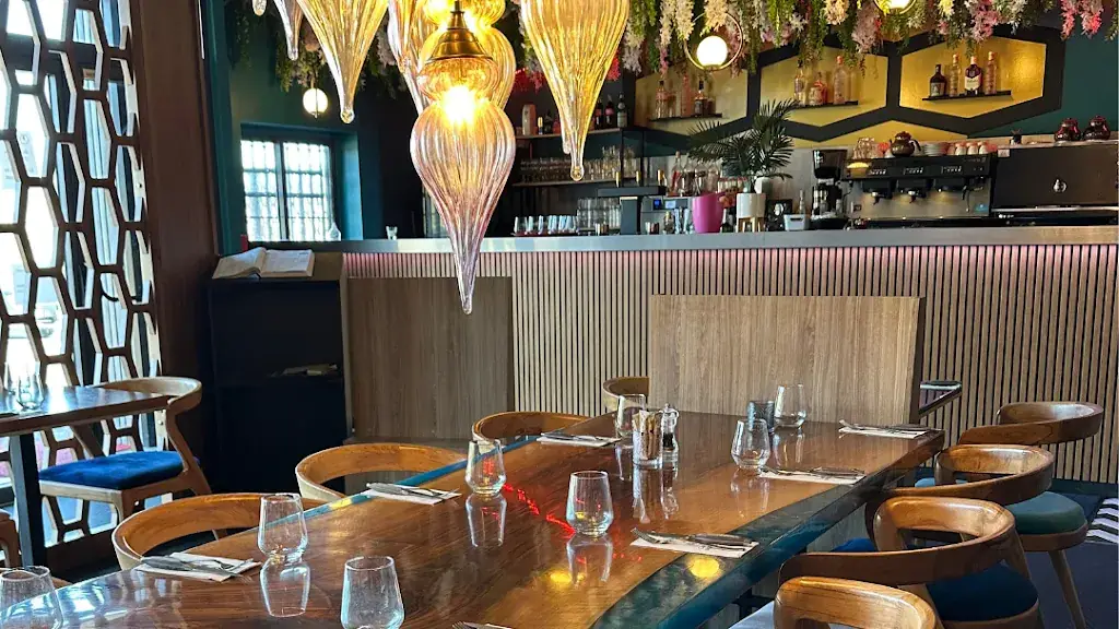 Restaurant La Table du Sultan_Pennes-Mirabeau_slider_image_1