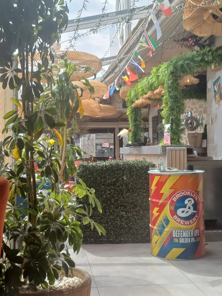 Nessy Van_Barnex - O Garden - Restaurant Plan de Campagne_Pennes-Mirabeau_review