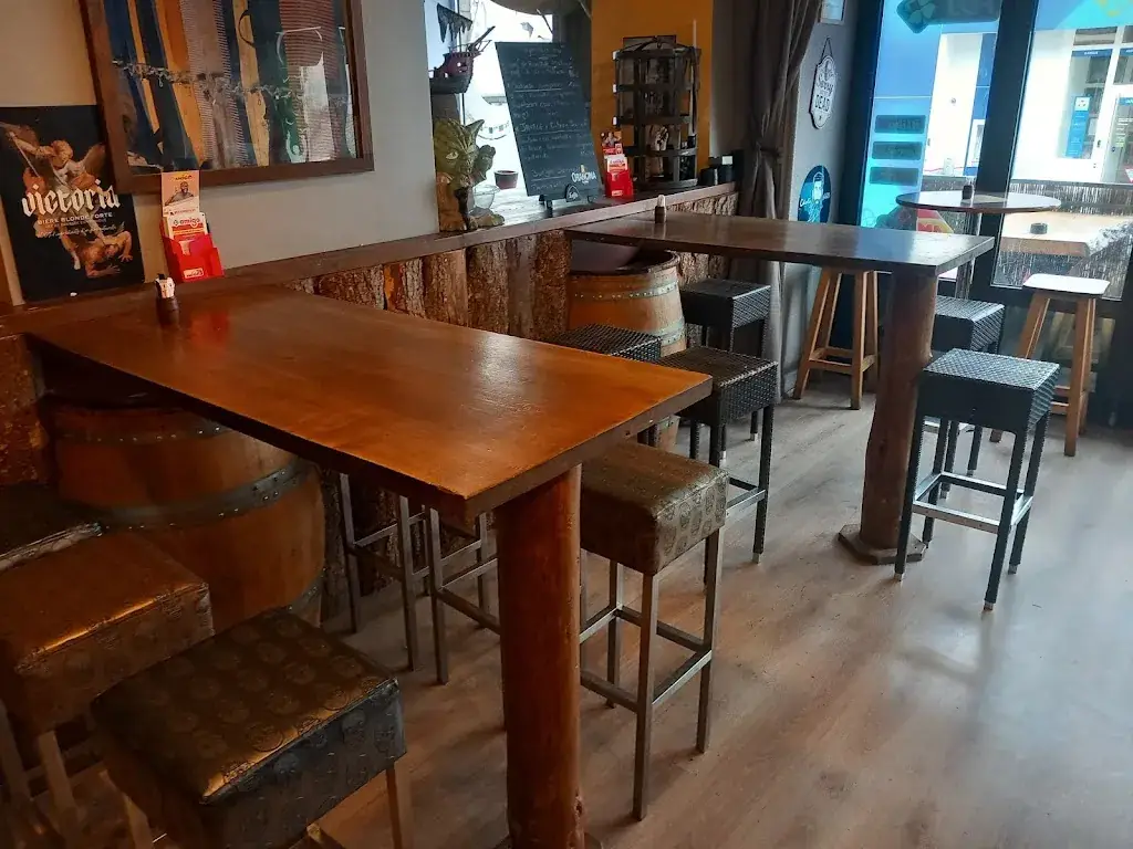 Le Bidule (Wooden leg)_Noirétable_slider_image_1