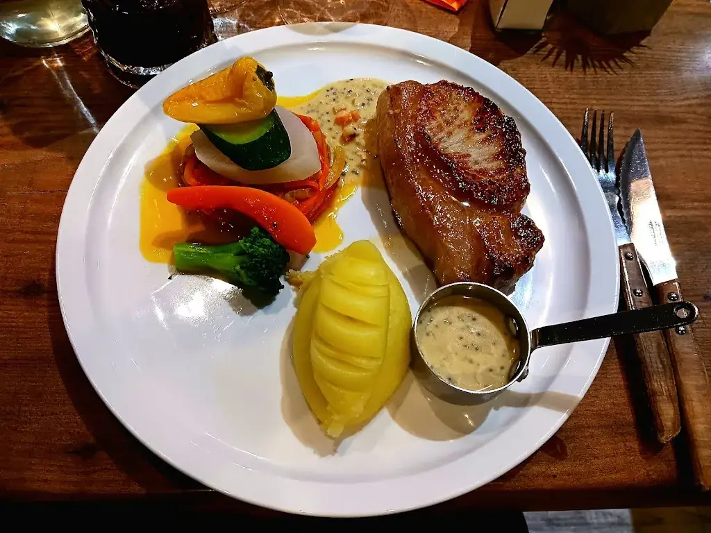 Virgil Vincent LAM _A Vos Papilles_Briançon_review