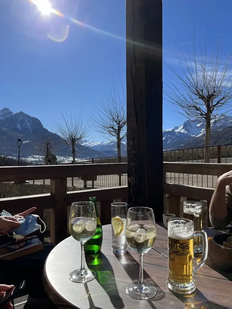 bryony gallagher_PANORAMA CAFE_Briançon_review