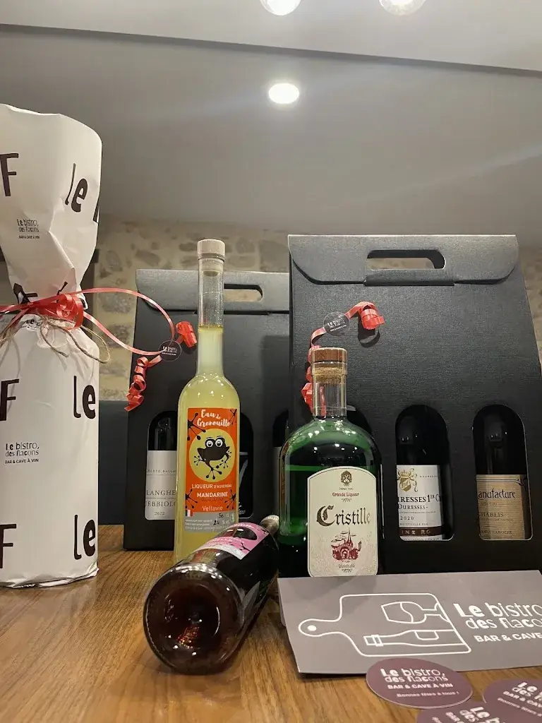 Le bistro, des flacons_Noirétable_slider_image_2