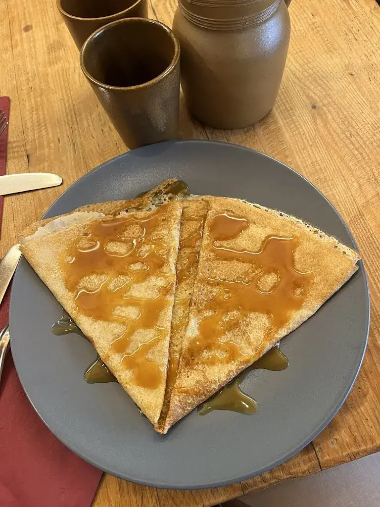 Johana Taus_Creperie L'Eterlou_Briançon_review