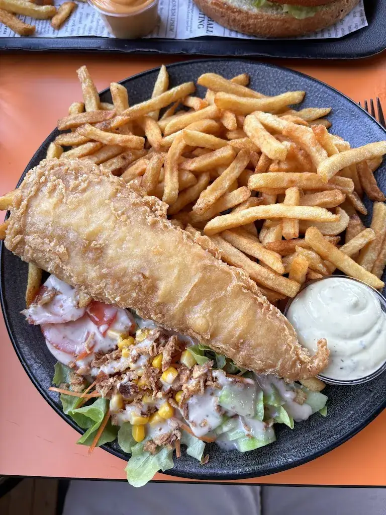 Bouchra REKHADDA_La Friterie d’Eva - Bar Friterie_Briançon_review