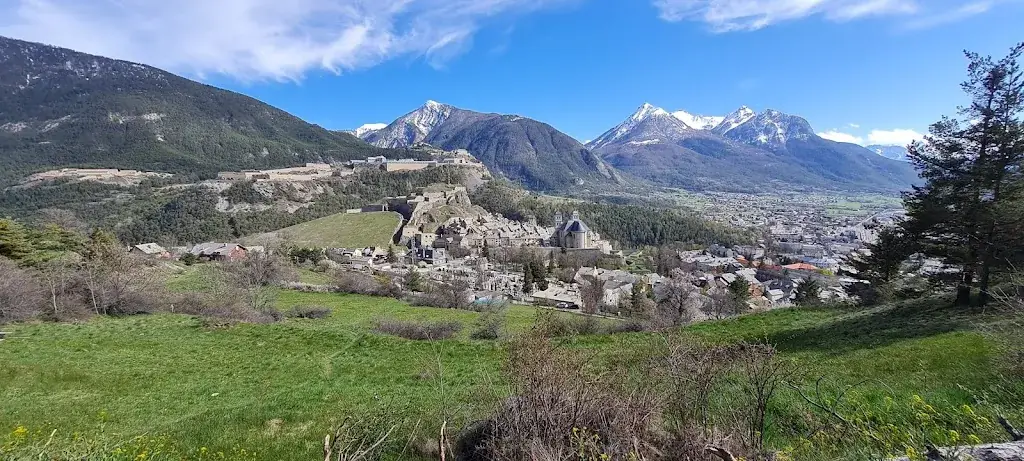 Gary Hall_La Friterie d’Eva - Bar Friterie_Briançon_review