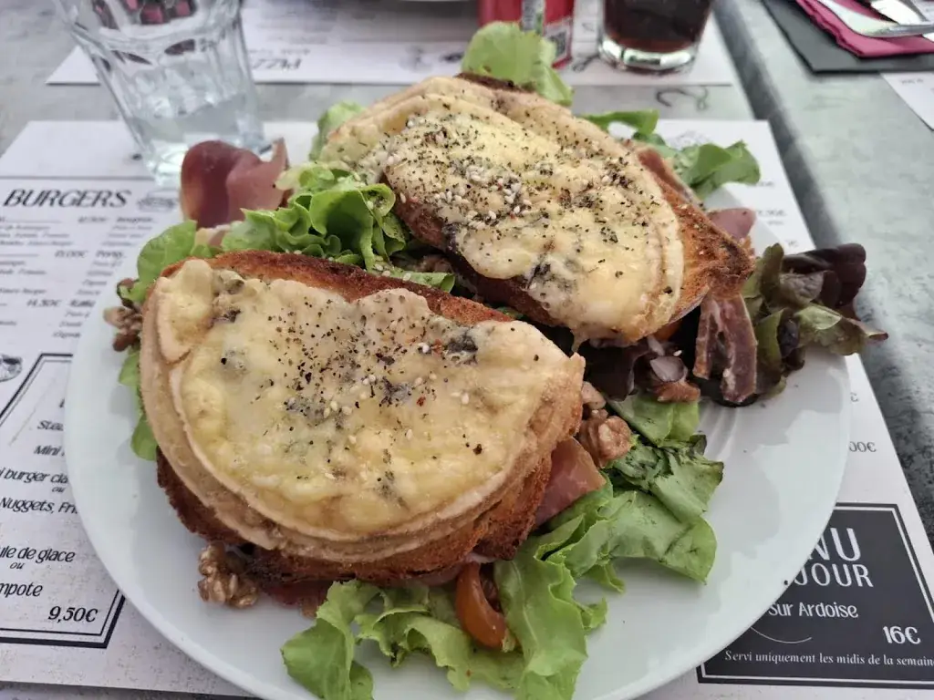 Alexandre Guffroy_LE GINKGO - Snack de La Roche_Noirétable_recensione