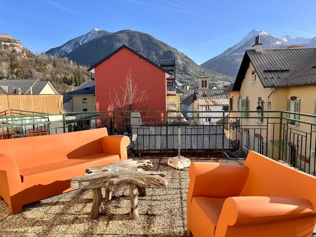 Logis Hôtel de la Chaussée_Briançon_slider_image_1