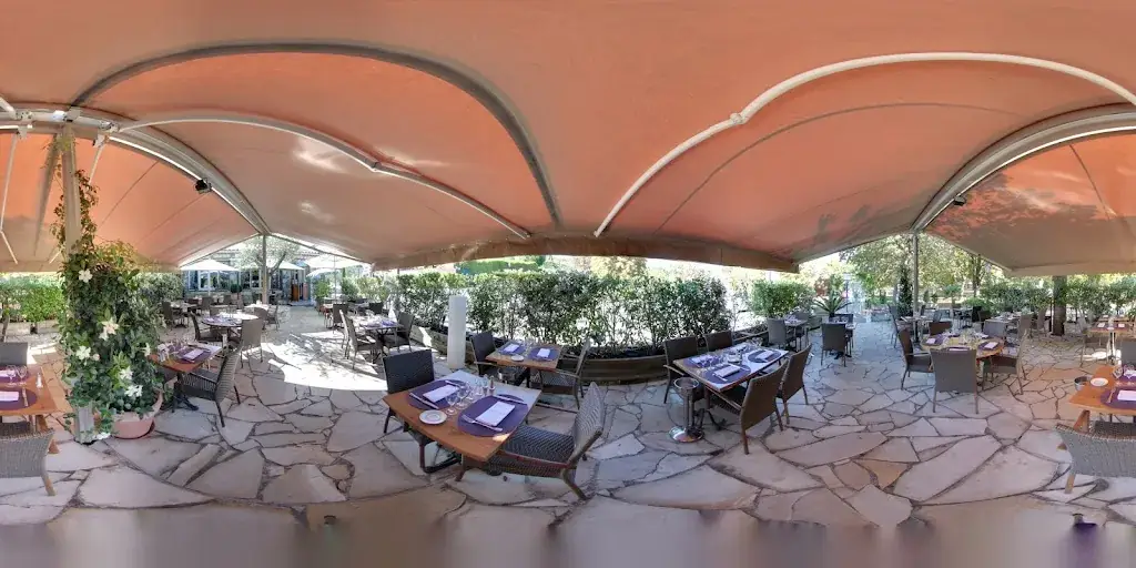 Auberge de la chêvre d'Or restaurant in Cabris