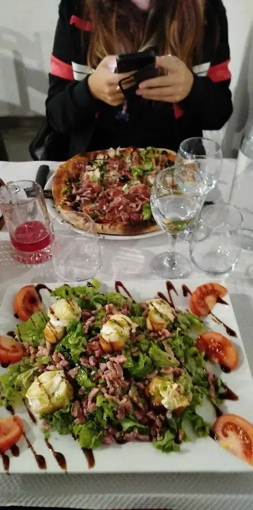 Kim wojtowicz_Restaurant pizzeria 