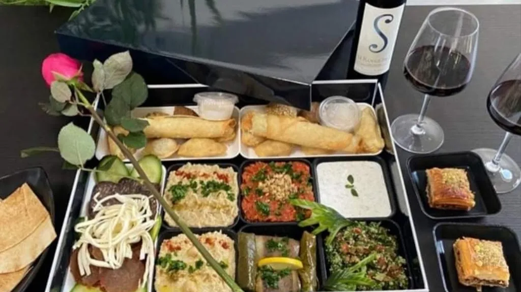 Restaurant Azad_Saint-Savournin_slider_image_2