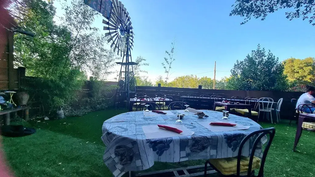 Le boomerang restaurant in Saint-Savournin