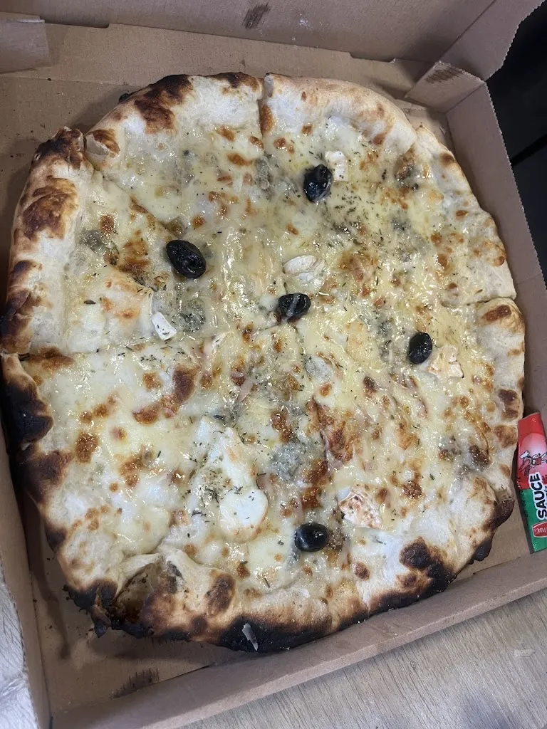 elza_Tutto Bene Pizzas Burgers Cadolive_Cadolive_review