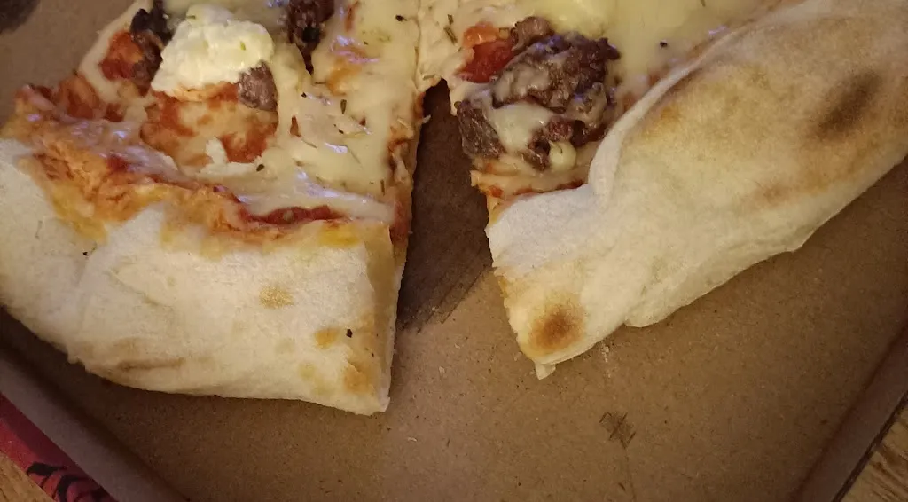 sabrina CHABOD_Tutto Bene Pizzas Burgers Cadolive_Cadolive_review