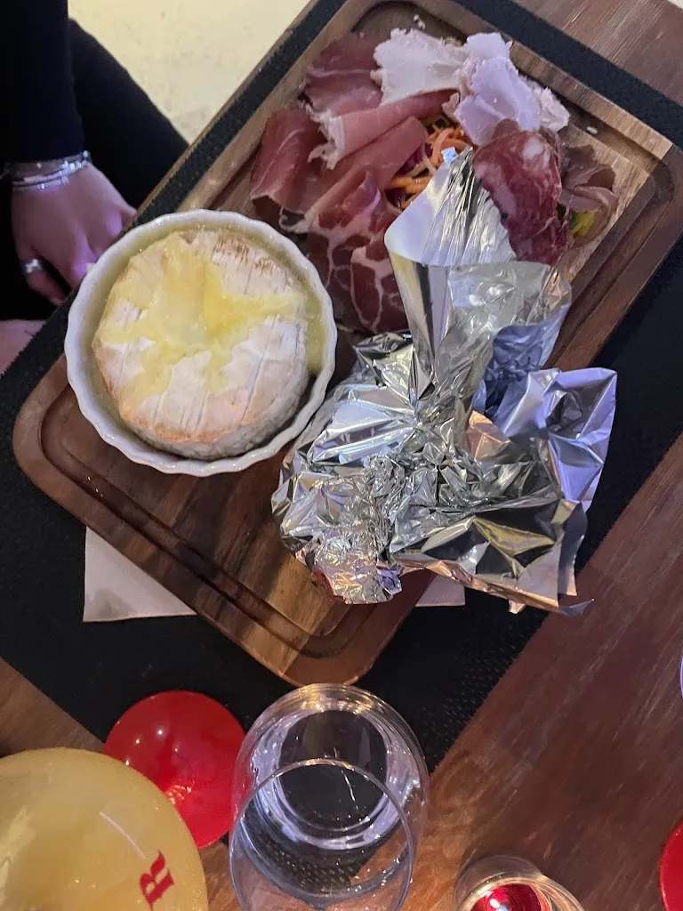 Ilona Cren triboulet_El Cochino_Brignoles_review