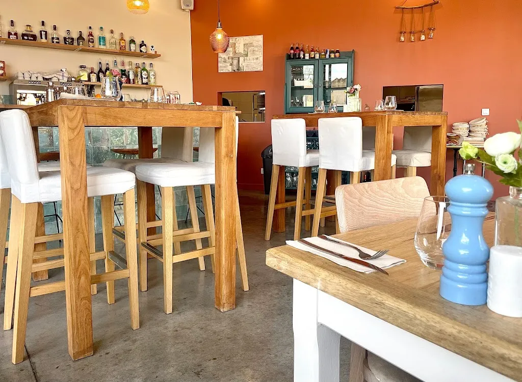 Ô bon moment restaurant in Brignoles