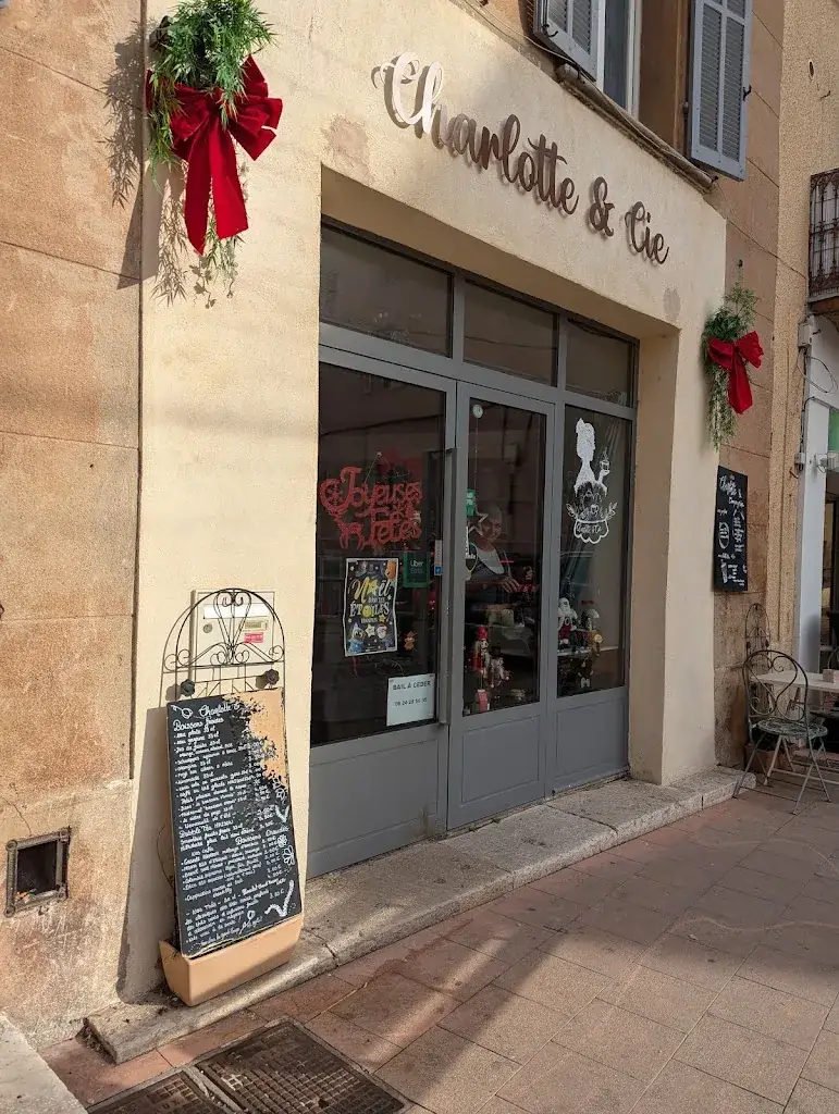 Yousef Hisham_CHARLOTTE & COMPAGNIE_Brignoles_review