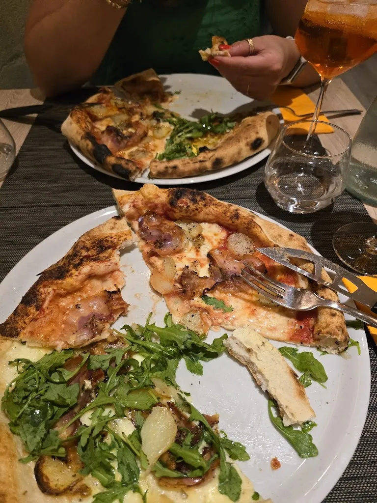 Alex Neale_ROSSINI PIZZA_Brignoles_recensione