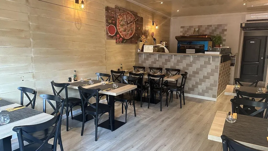 ROSSINI PIZZA_Brignoles_slider_image_1