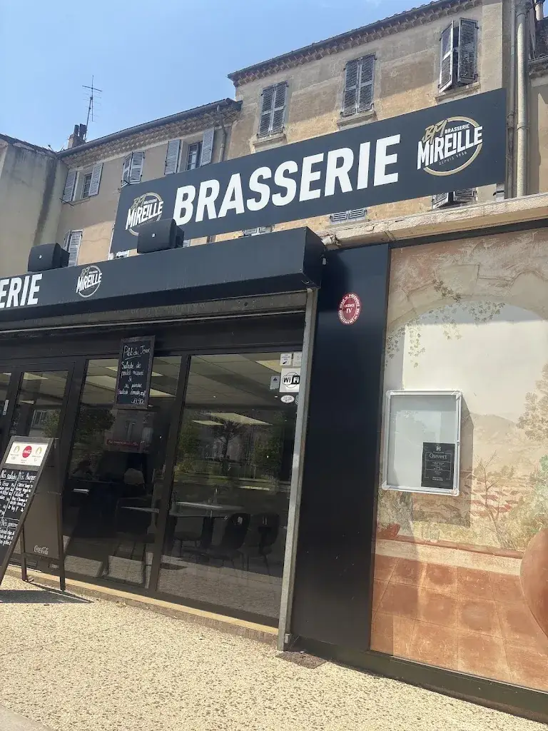 Sandra Mina_Brasserie MIREILLE_Brignoles_review