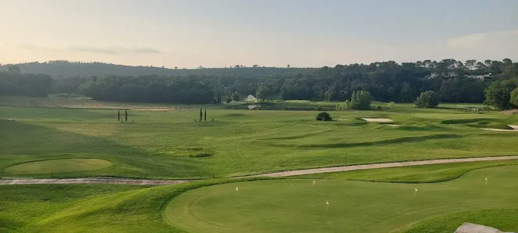 Steven Zoog_LES TERRASSES DU GOLF_Brignoles_review