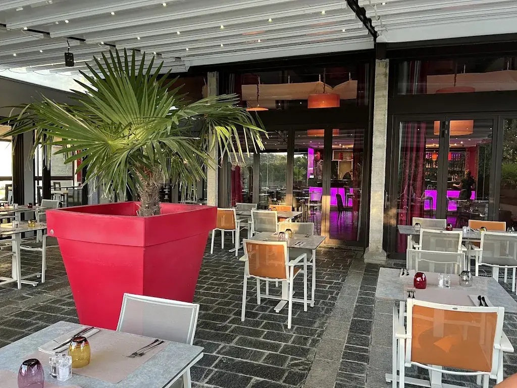 LES TERRASSES DU GOLF restaurant in Brignoles