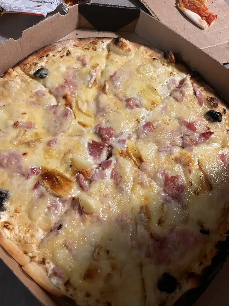 Melanie Gouin_La Pizza Tayeb_Brignoles_review