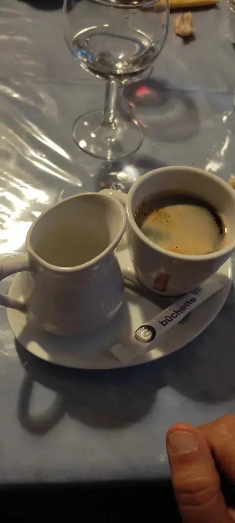 Annie Angles_Au Vieux Pressoir_Brignoles_review