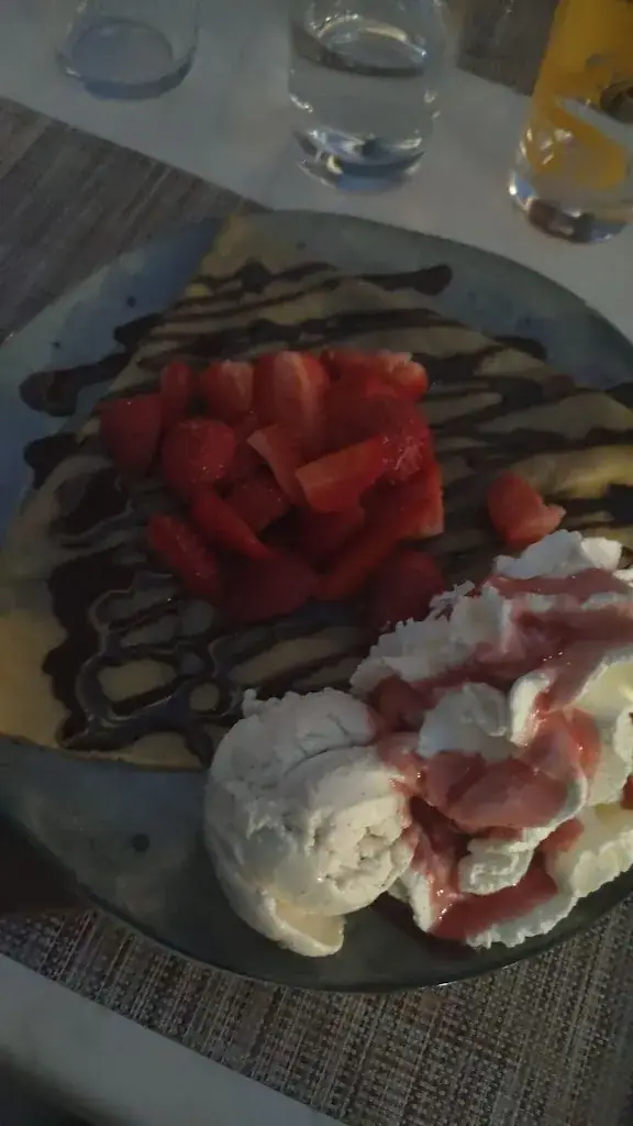 Marine_C&G Crêperie et Glacier_Brignoles_review