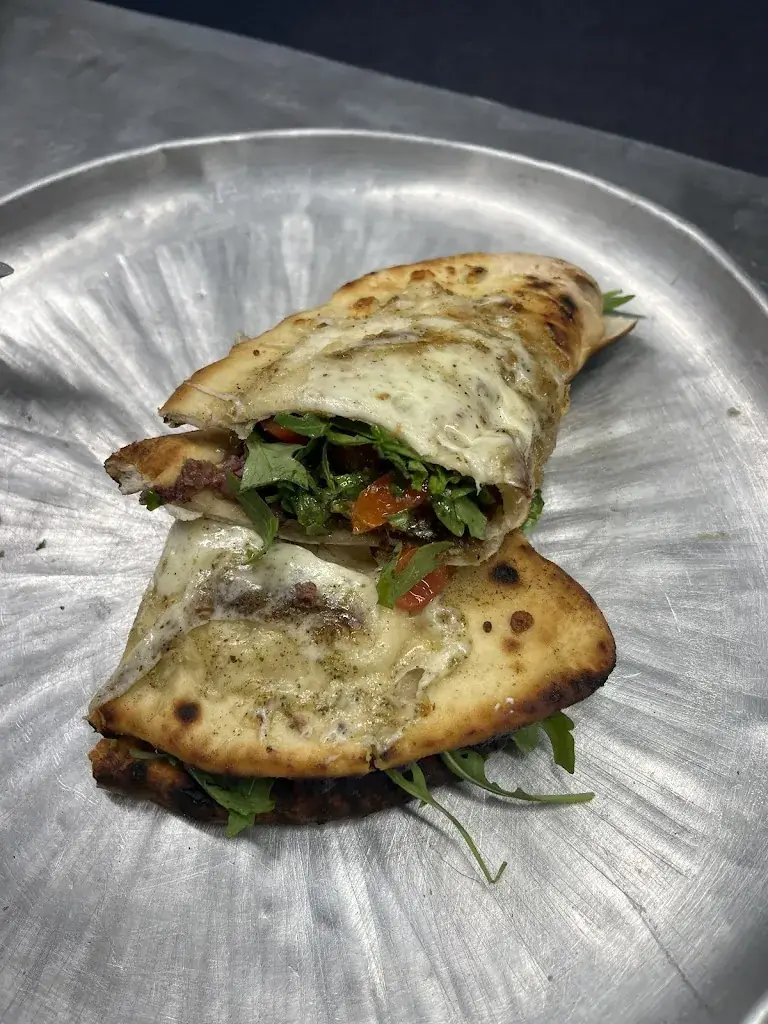 Chris pizza_Brignoles_slider_image_2