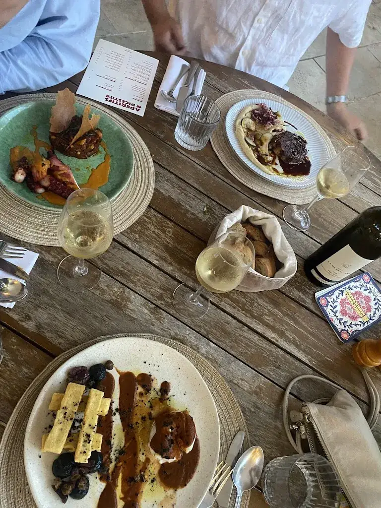 Joanna Good_Picotte Provence_Cotignac_review