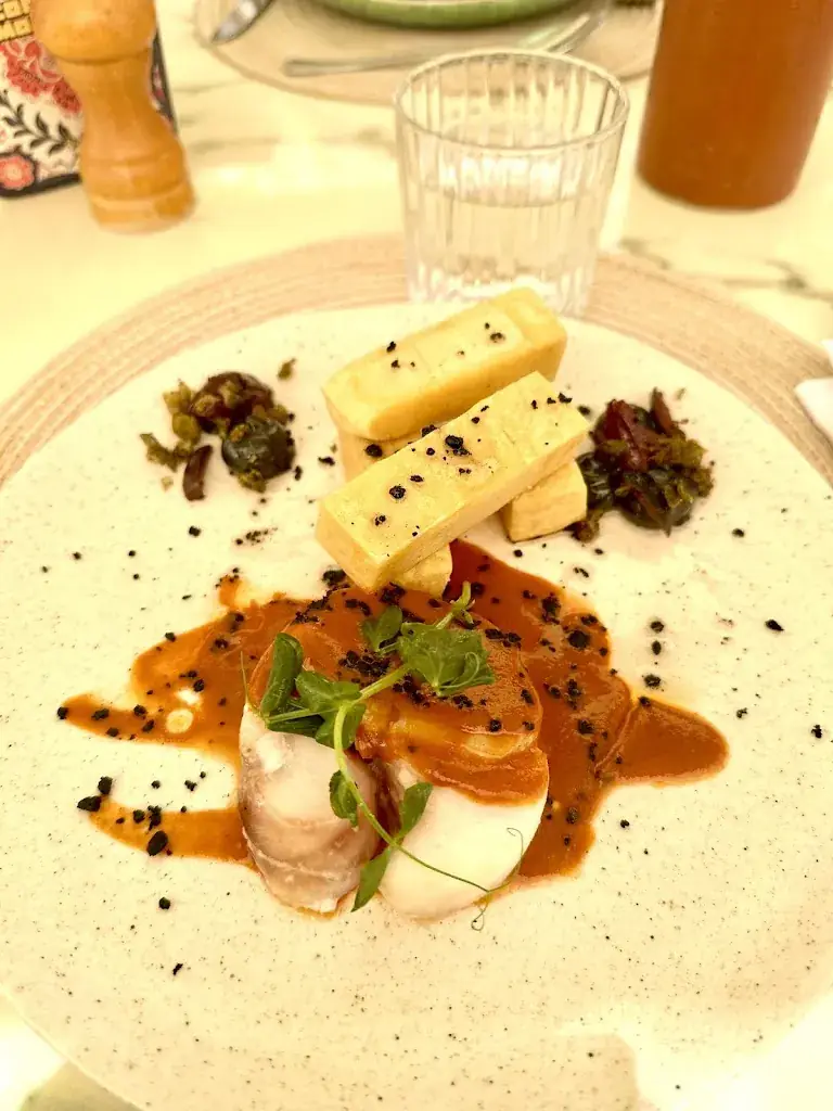 Caroline Corner_Picotte Provence_Cotignac_review