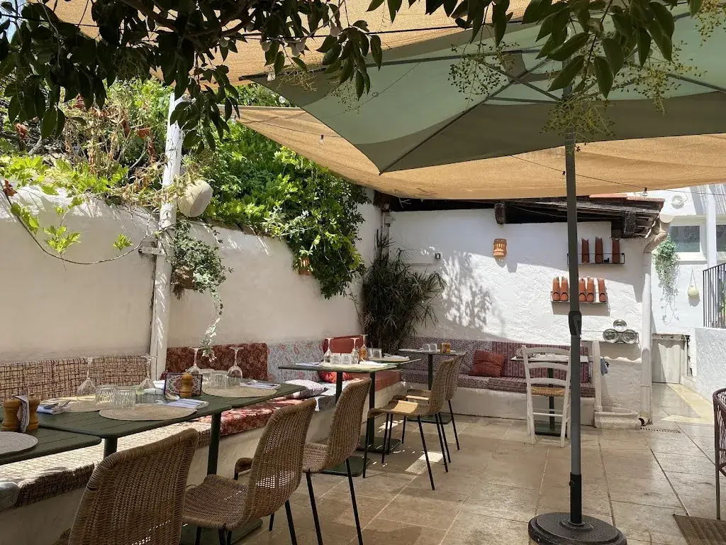 Picotte Provence_Cotignac_slider_image_3