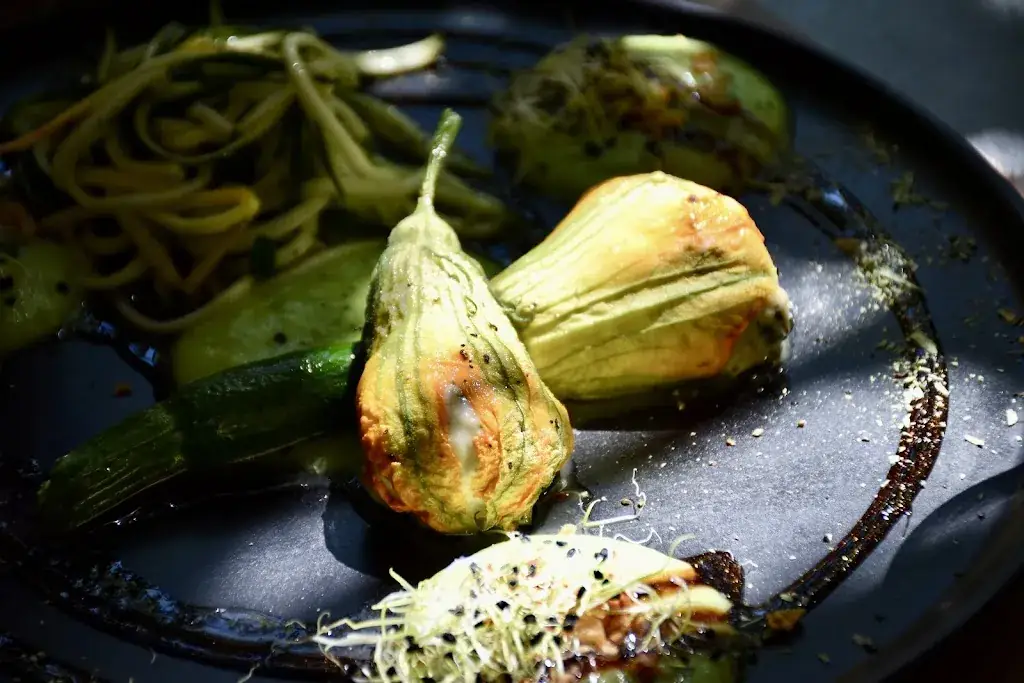 Au Moulin Gourmand. Cadenet_Cadenet_slider_image_2