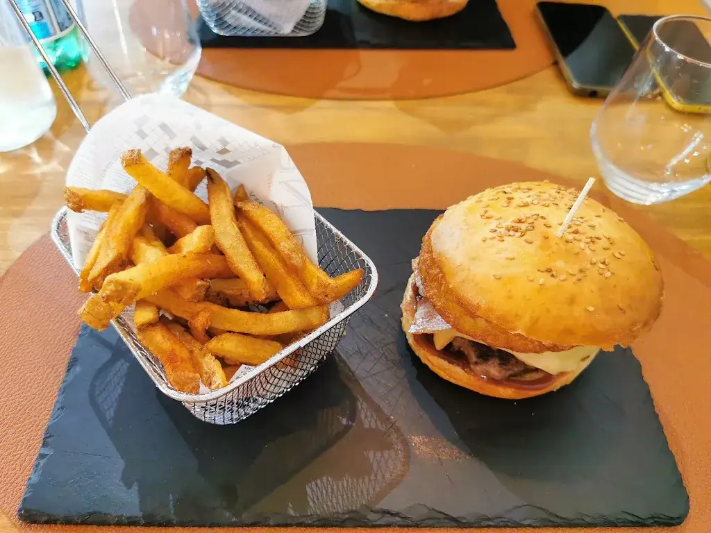 Regis Demirci_Bowl&burger_Camaret-sur-Aigues_review