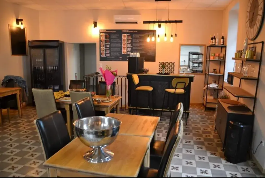 Bowl&burger restaurant in Camaret-sur-Aigues